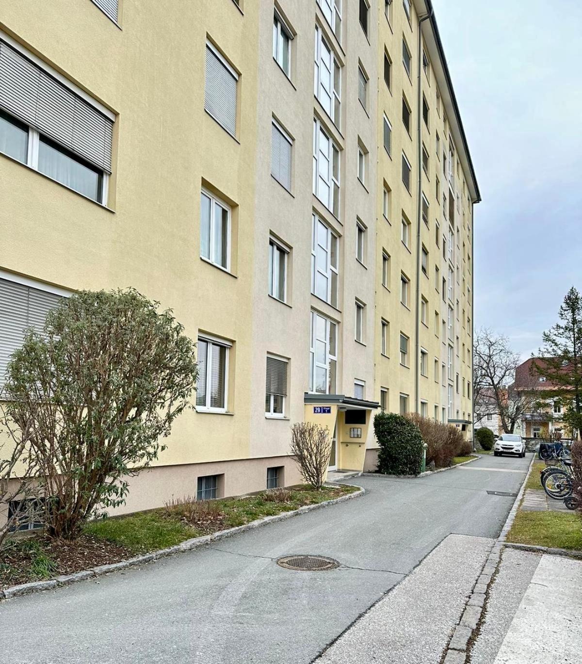 Bamo Studio - City Living Arkaden Apartment Klagenfurt am Woerthersee Exterior foto